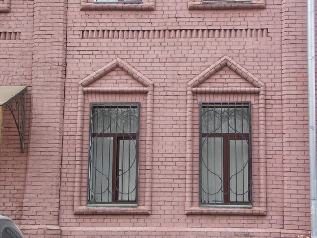 Как правильно оформить окна на фасаде дома советы по окантовке и отделке окон