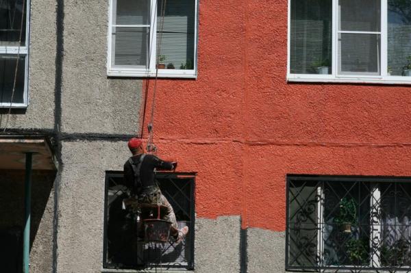 Как правильно покрасить фасад Вашего дома самому?
